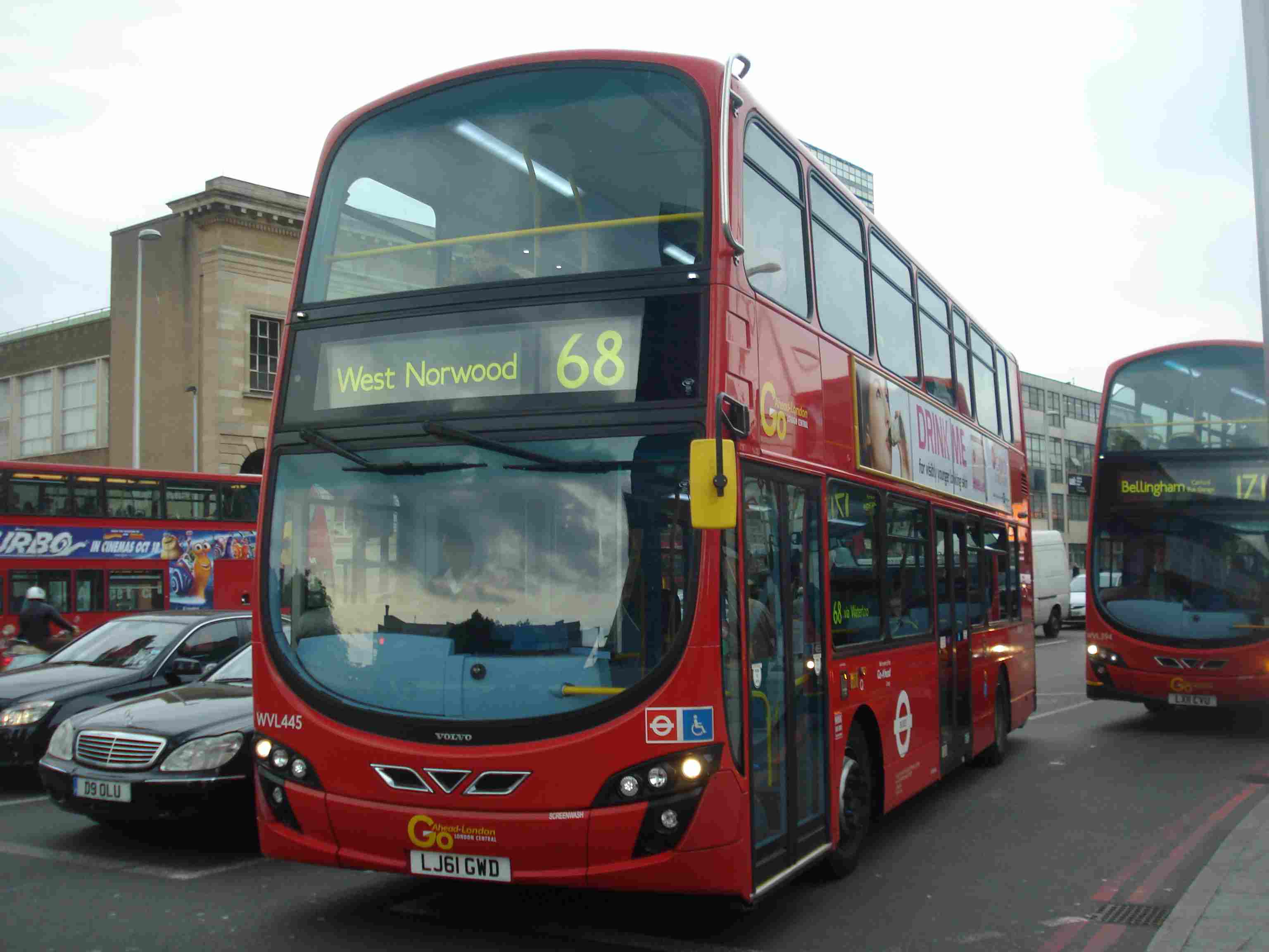Images Wikimedia Commons/4 Au Morandarte Go_Ahead_London_Bus_route_68.jpg